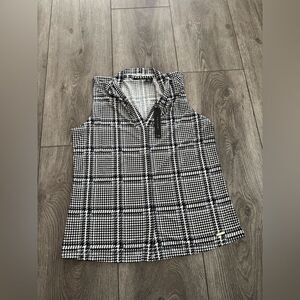 Tahari woman’s Black and White Plaid Sleeveless Top